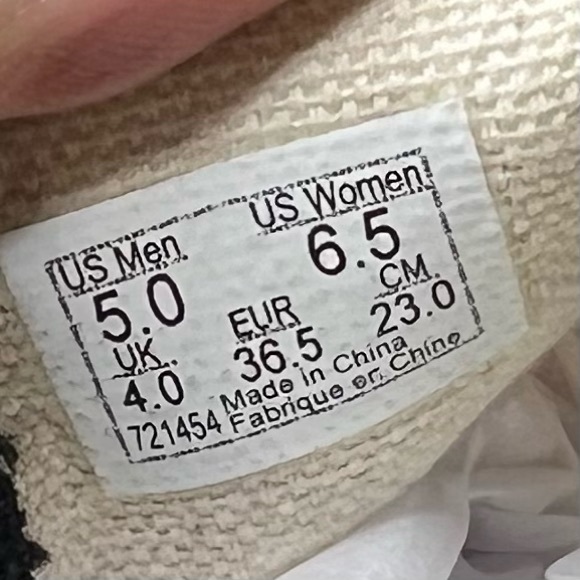 RARE Vans x Harry Potter Custom Slip On Sneakers Limited Edition Hufflepuff - Picture 9 of 10